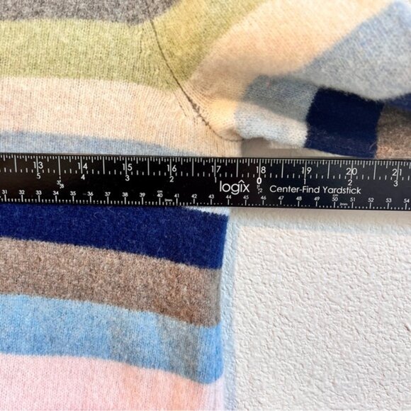 GAP 100% Lambswool Rainbow Stripe V-Neck Sweater Medium Multicolor Cozy - Picture 7 of 10